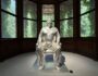 Ai Wei Wei Statue in Bad Ischl im Marmorschlössl